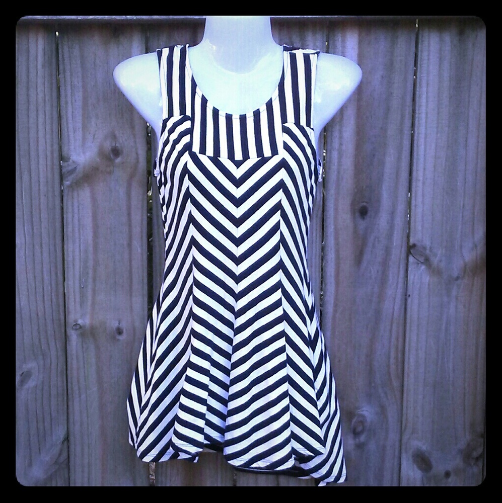 Monteau Los Angeles Geometric Striped Peplum Top